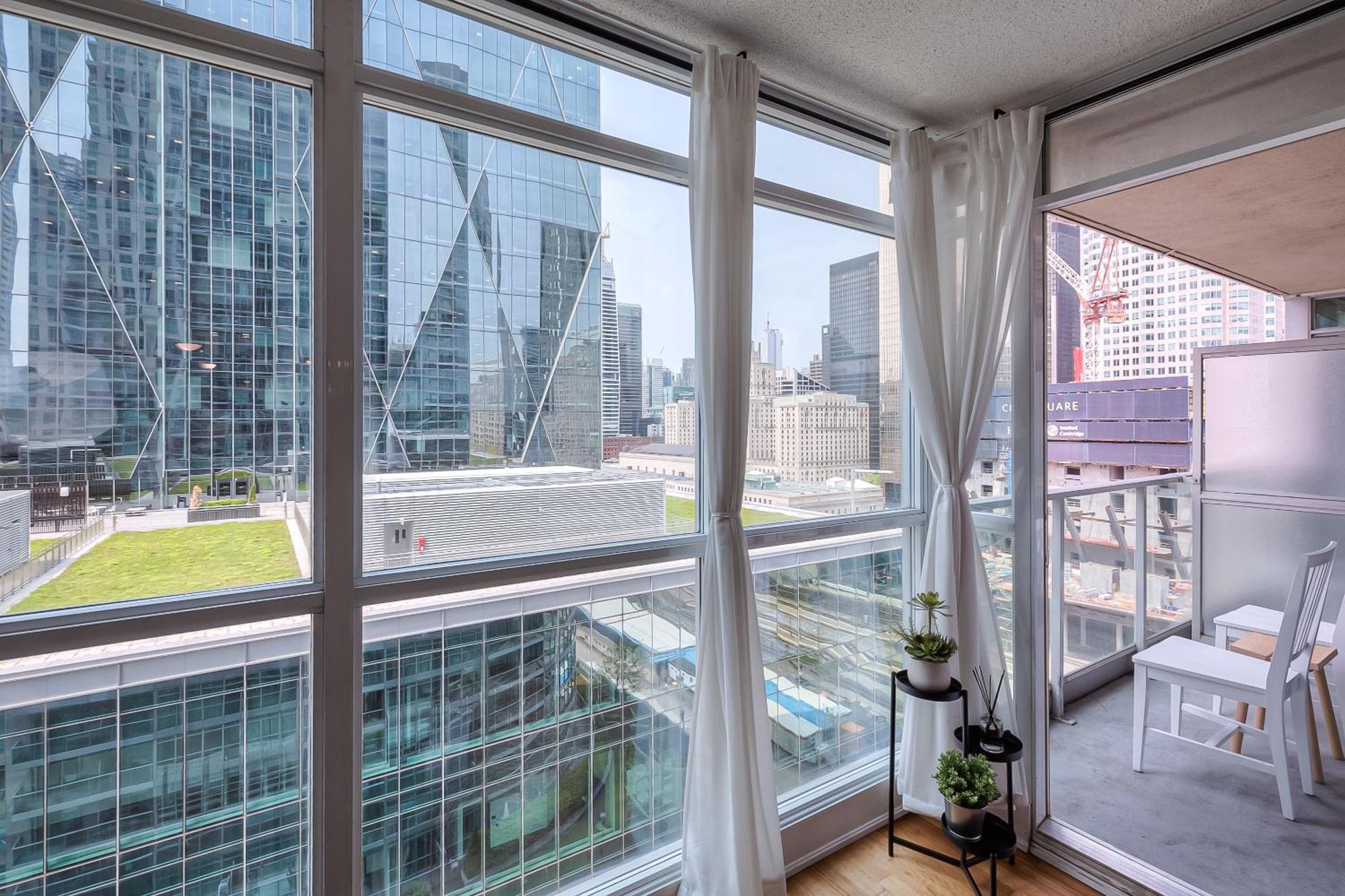 Rivetstays - The Yonge Toronto Ngoại thất bức ảnh
