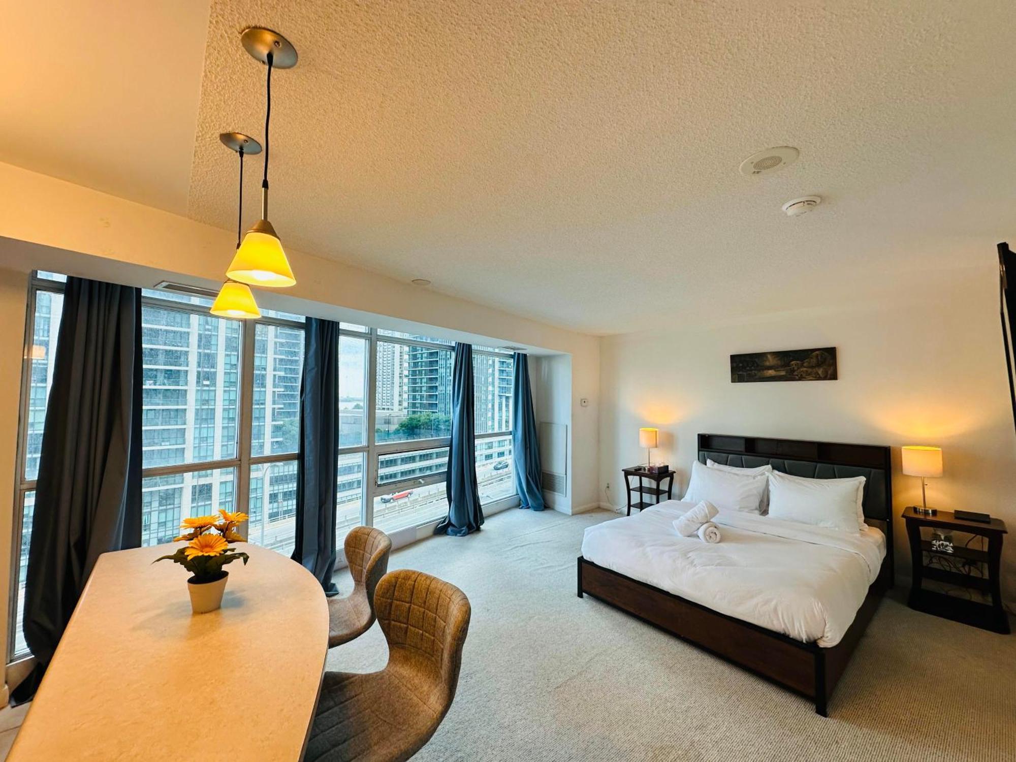 Rivetstays - The Yonge Toronto Ngoại thất bức ảnh
