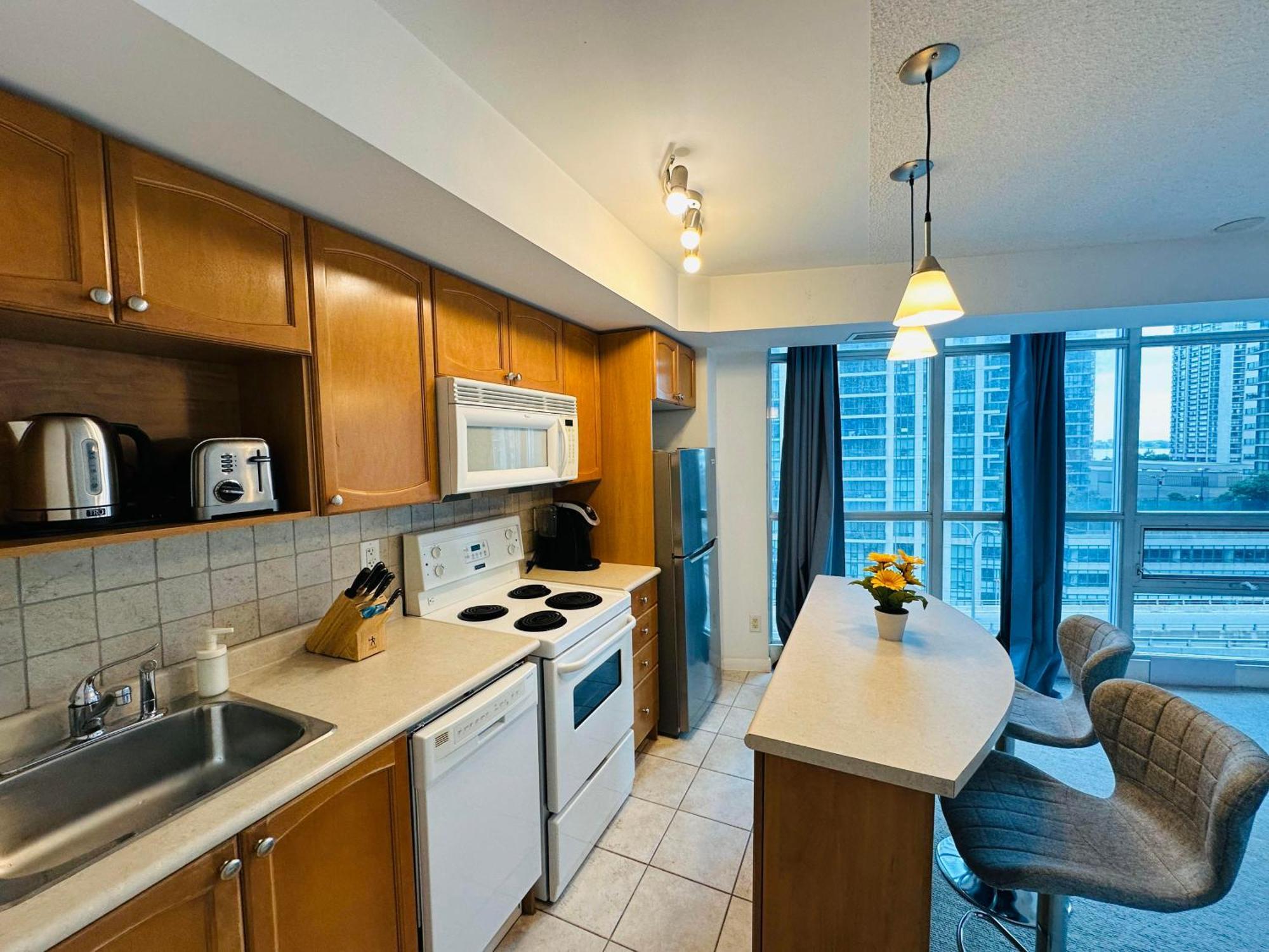 Rivetstays - The Yonge Toronto Ngoại thất bức ảnh